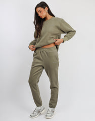 Ashby Simmi Studios Essentials Sweatshirt in Olive