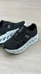 ON CLOUD SURFEL 7 NEGRO BLANCO