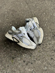 NIKE RNR BLANCO BEIGE GRIS