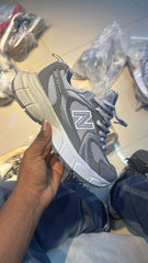 NEW BALANCE V2 GRIS BLANCO PROMO MASTER