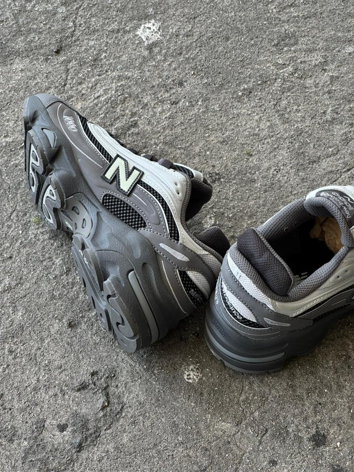 NEW BALANCE 1000 NEGRO GRIS