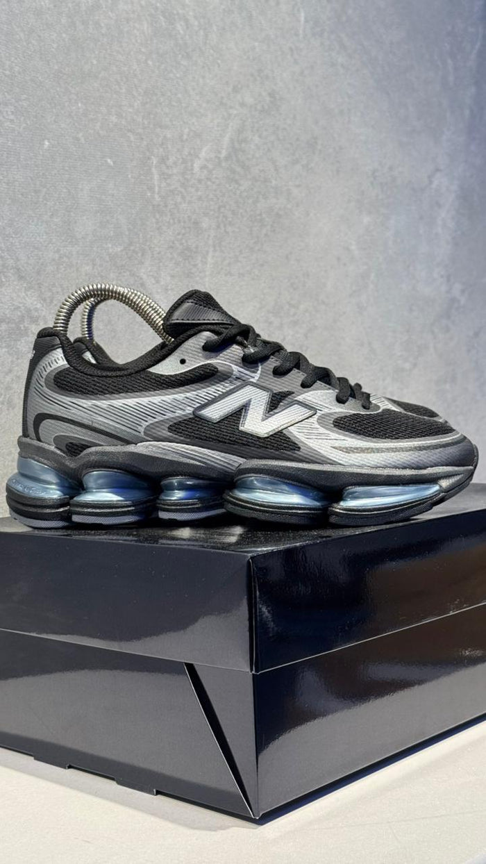 NEW BALANCE 2000 GRIS AZUL