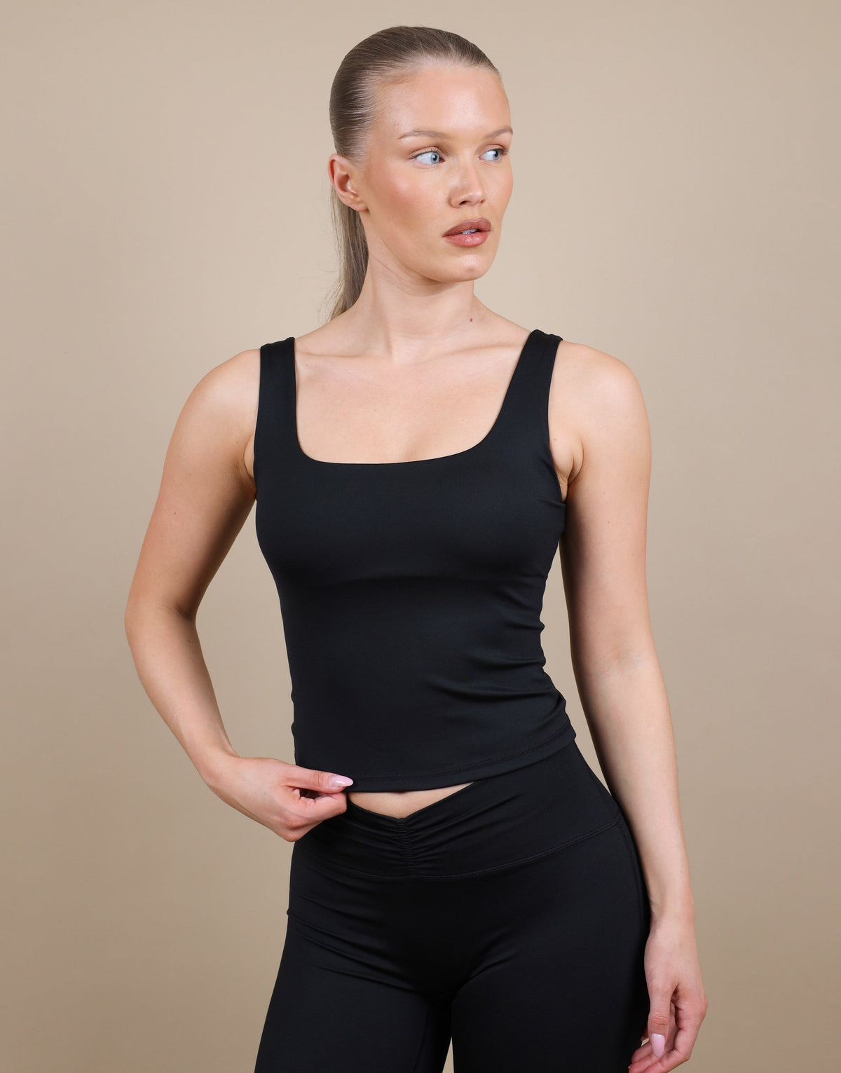 Rhea Square Neck Tank Top In Black