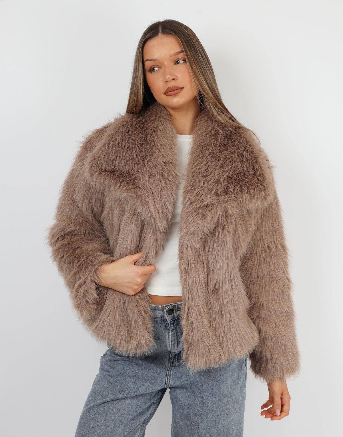 Arabella Oversized Collar Premium Faux Fur Coat in Mocha