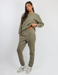 Ashby Simmi Studios Essentials Sweatshirt in Olive