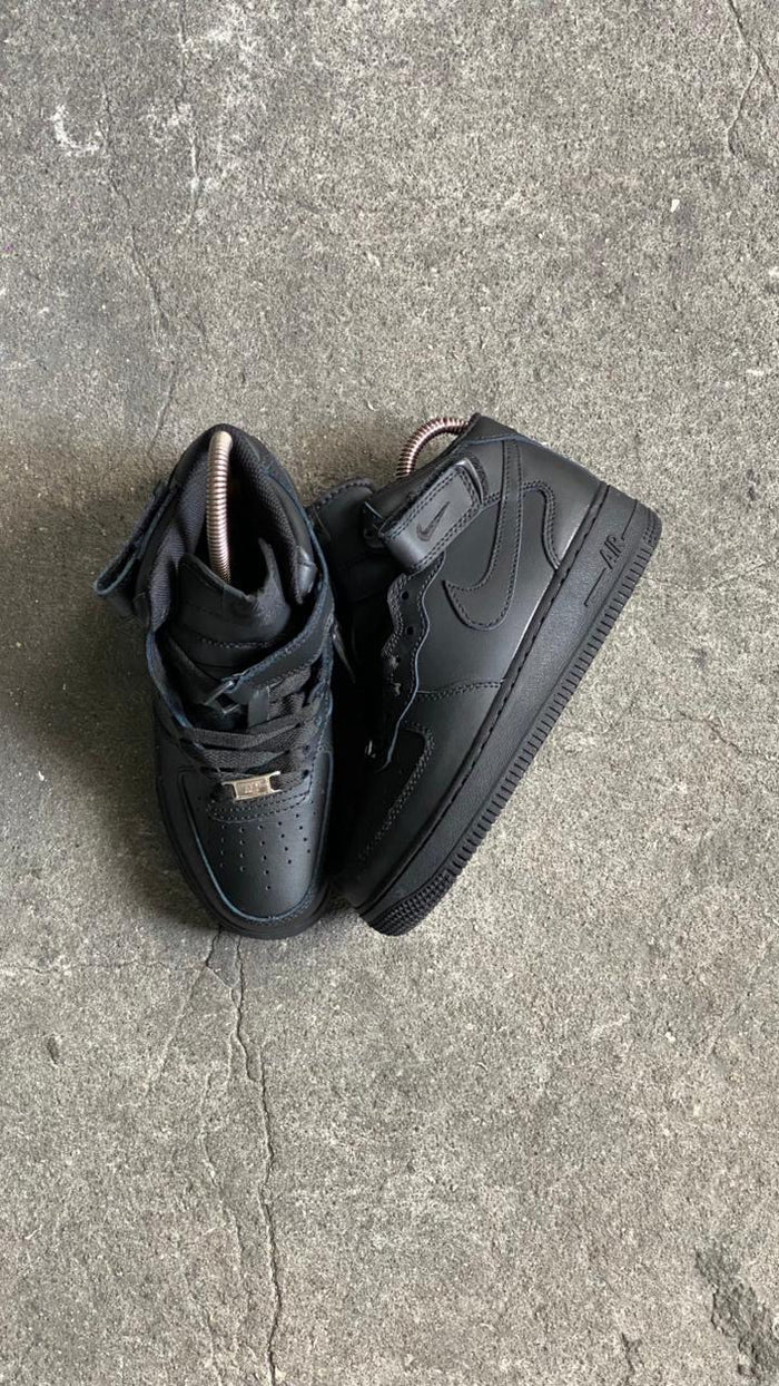 NIKE AF1 BOTA NEGRA