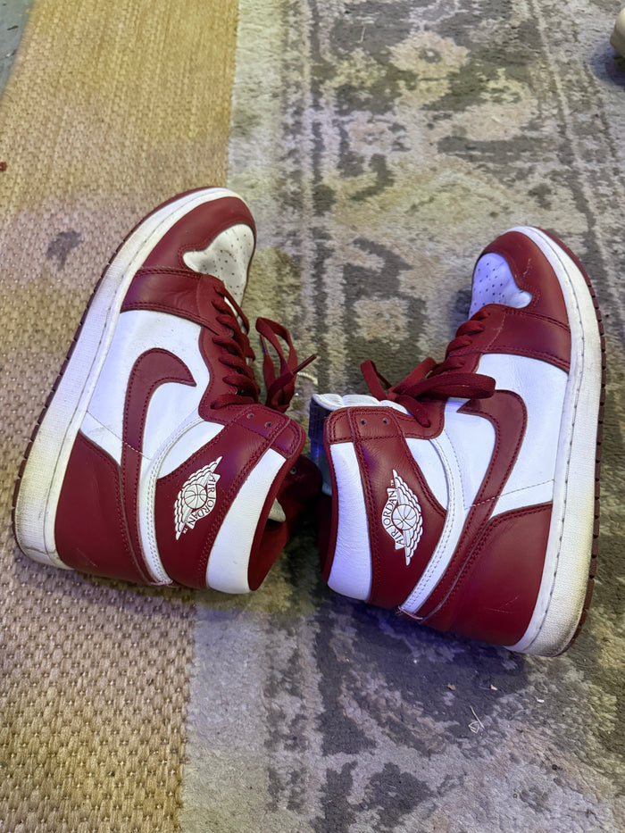 Air Jordan 1 Retro High OG 'Artisanal Red' sneaker size 11