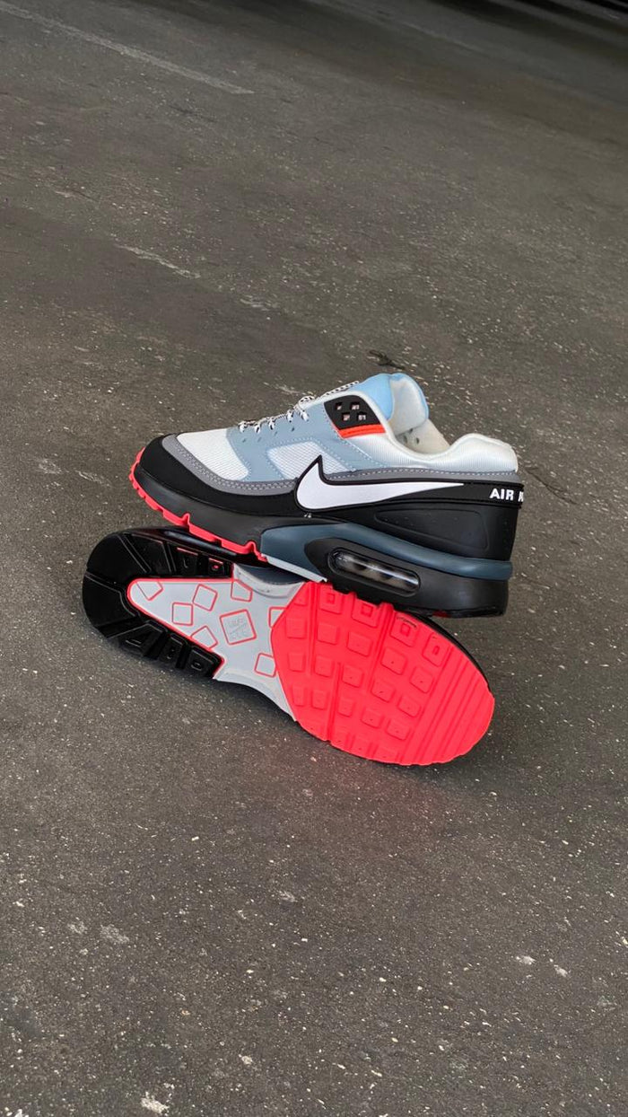 NIKE AIR MAX NEGRO RETRO BLANCO ROJO