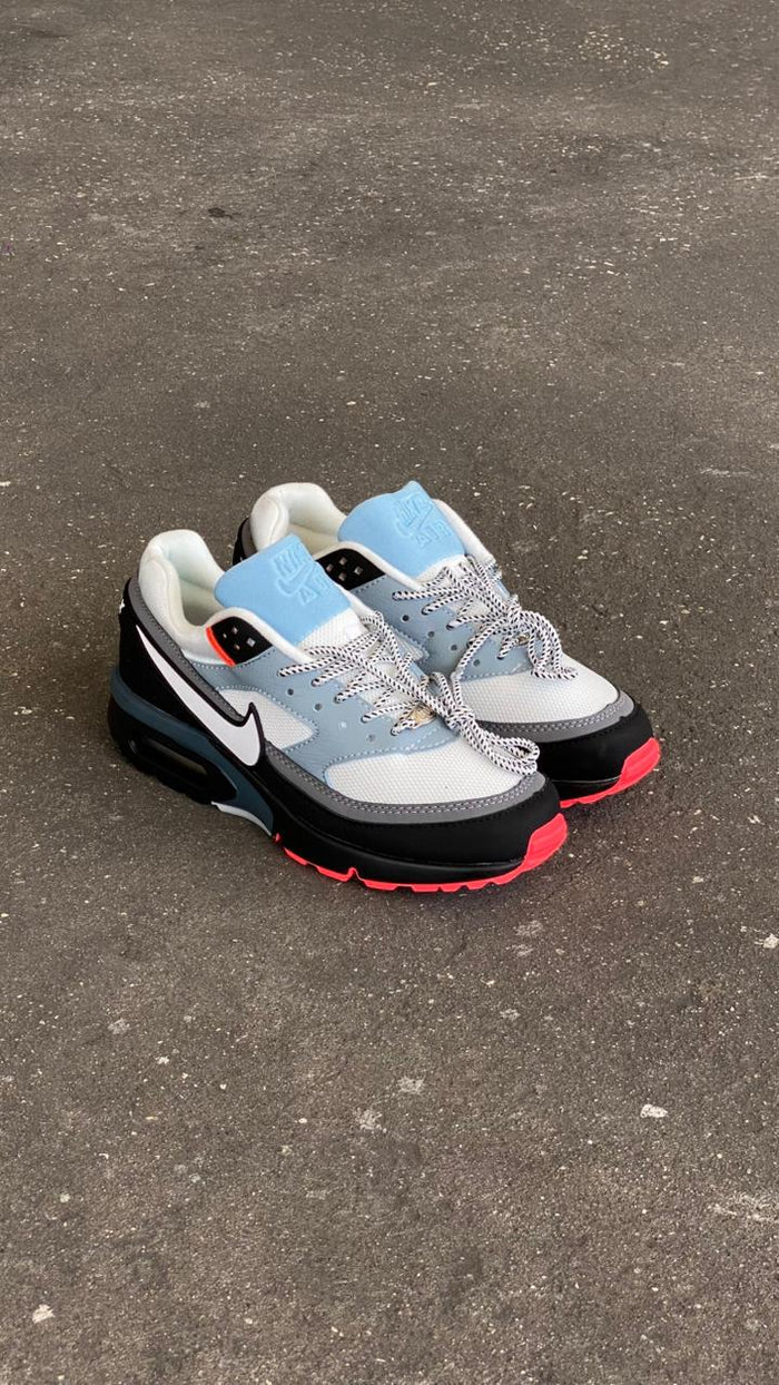 NIKE AIR MAX NEGRO RETRO BLANCO ROJO