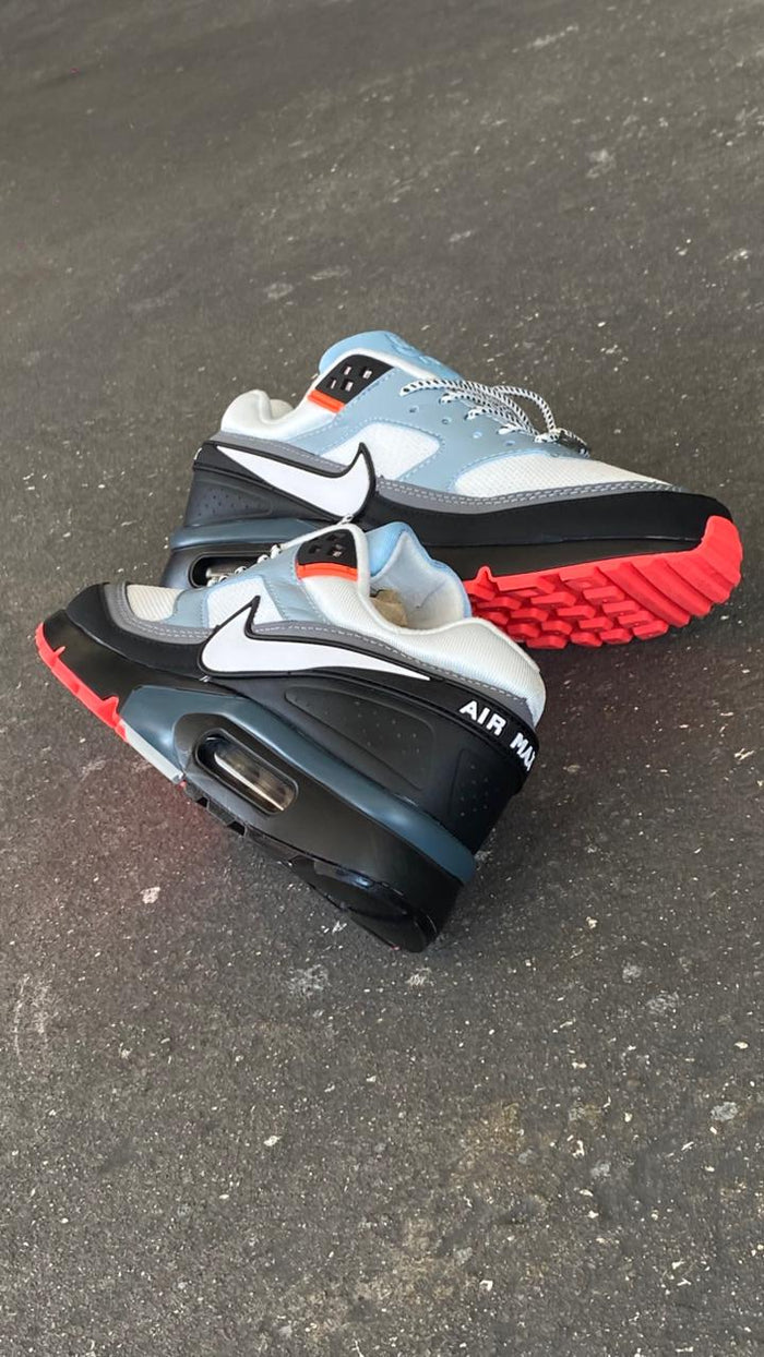 NIKE AIR MAX NEGRO RETRO BLANCO ROJO