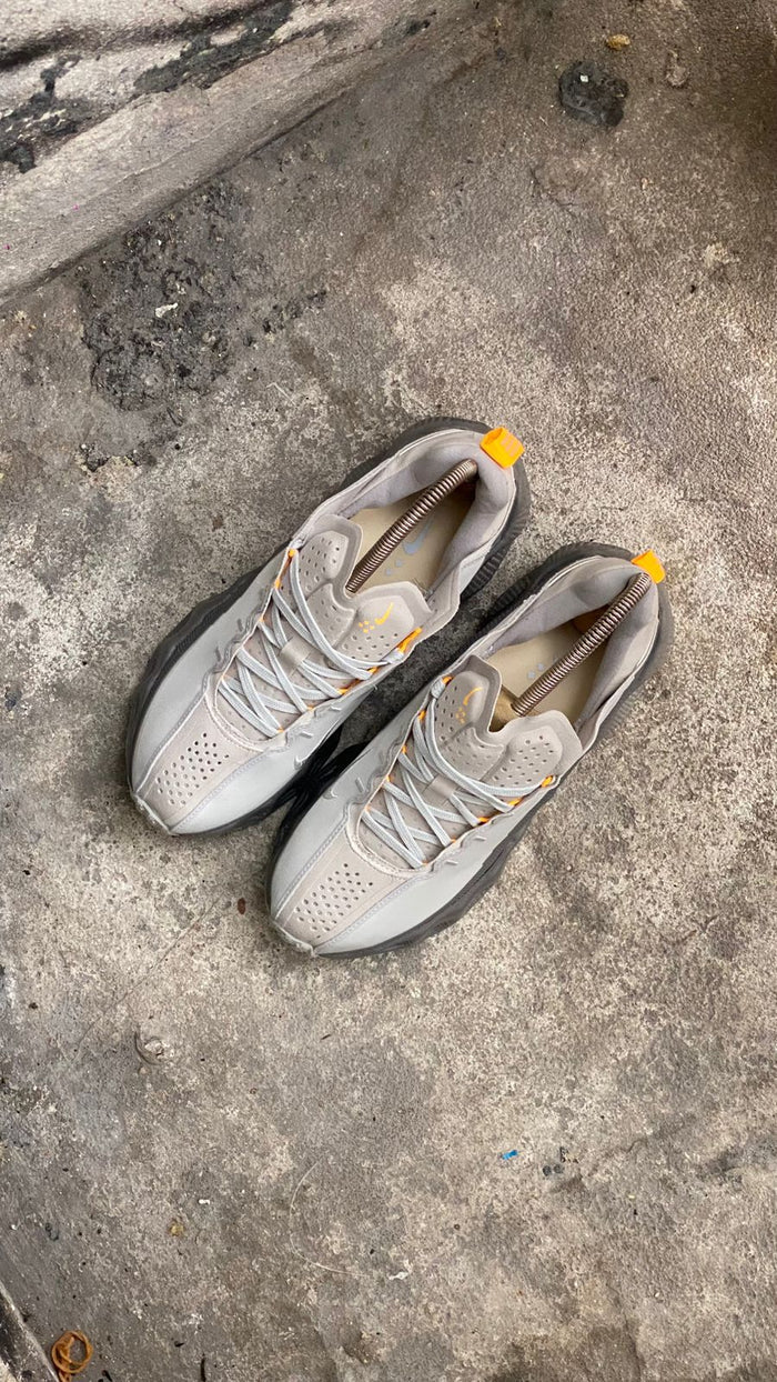 NIKE AVA ROVER GRIS CLARO OSCURO