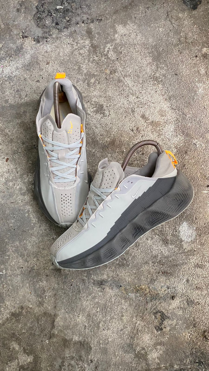 NIKE AVA ROVER GRIS CLARO OSCURO