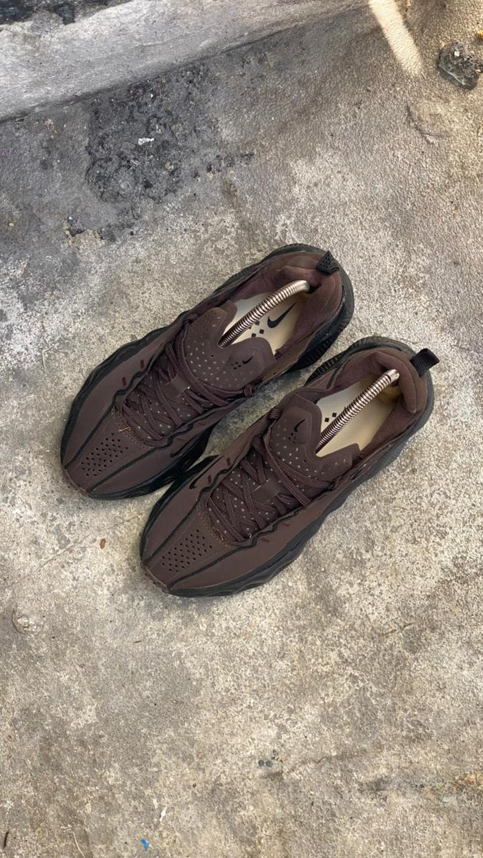 NIKE AVA ROVER NEGRO CAFE