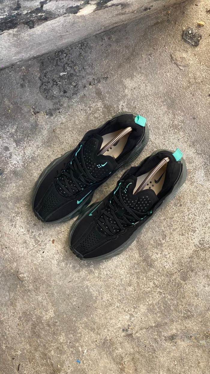 NIKE AVA ROVER NEGRO GRIS CHULO VERDE