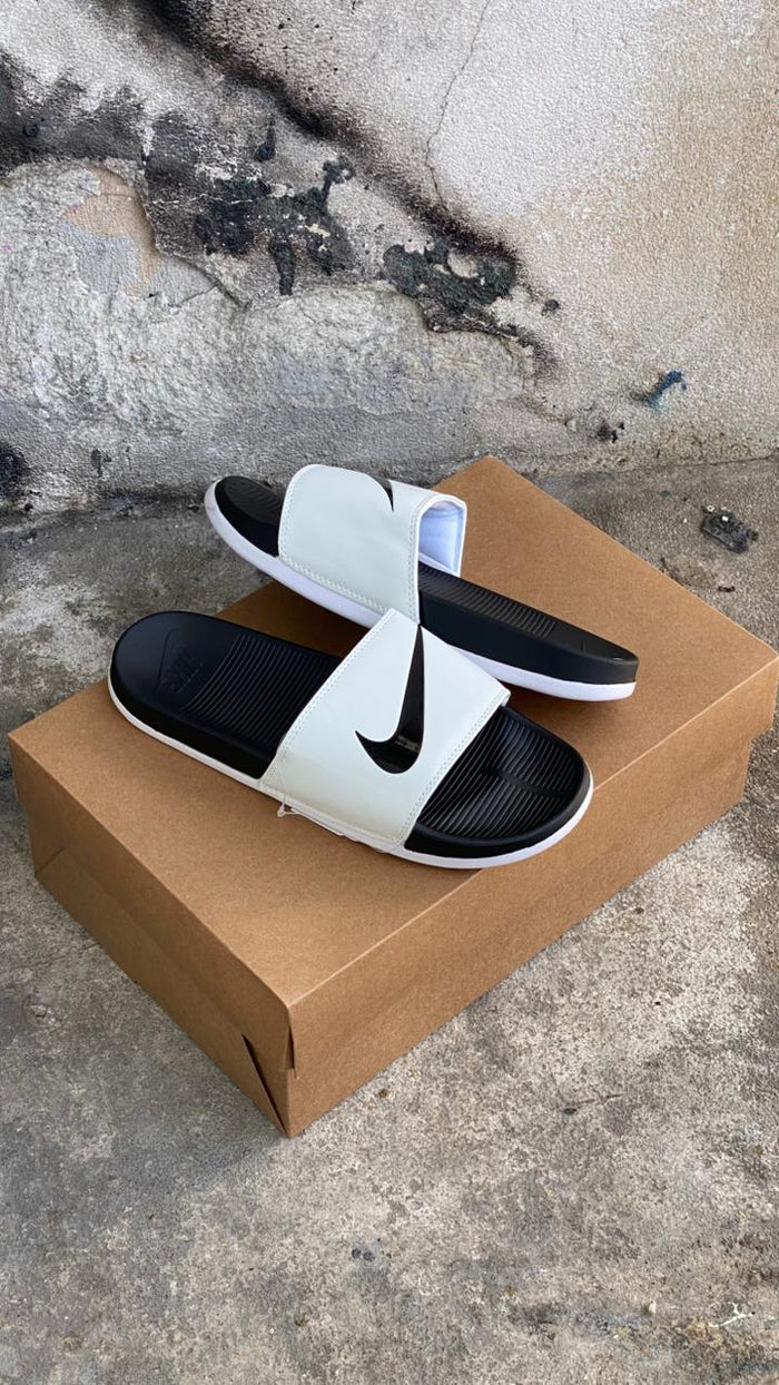 CHANCLA NIKE CLASICA BLANCO NEGRO