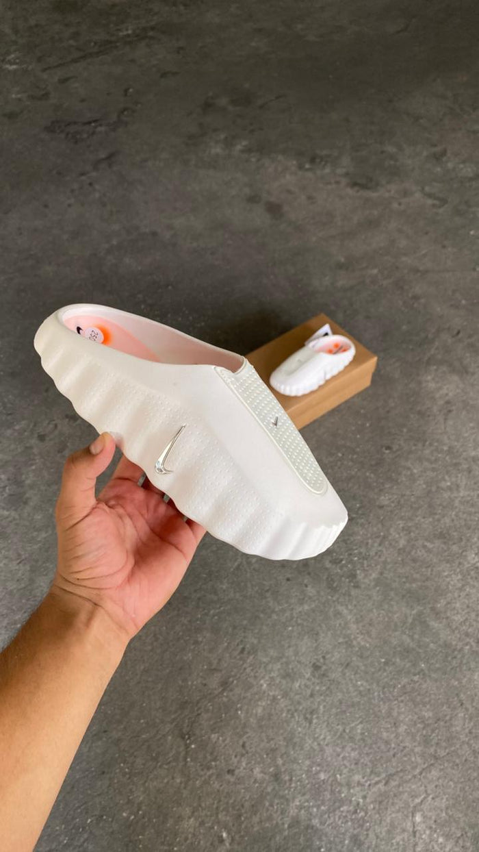 CHANCLA NIKE MIND 001 BEIGE