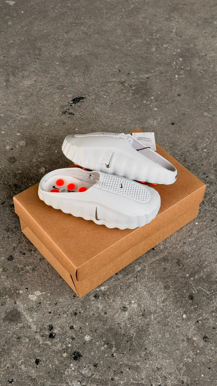 CHANCLA NIKE MIND 001 GRIS NARANJA