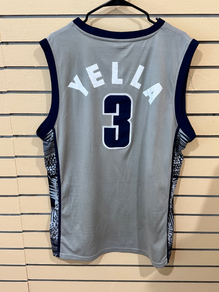 Customized Gray Mitchell & Ness Georgetown Hoyas #3 jersey featuring the name "YELLA" instead of Iverson size xxl