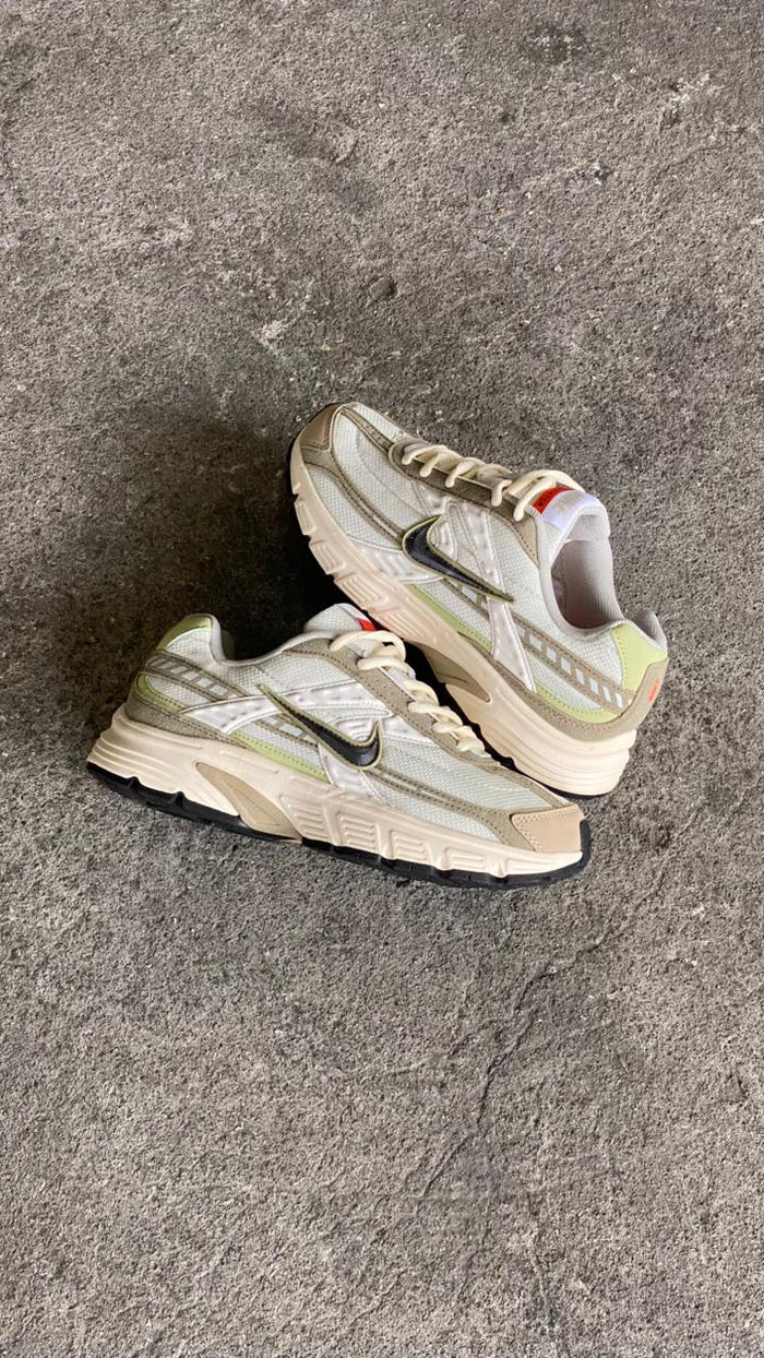 NIKE INITIATOR BEIGE VERDE CHULO PLATA
