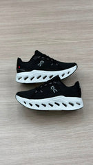 ON CLOUD SURFEL 7 NEGRO BLANCO