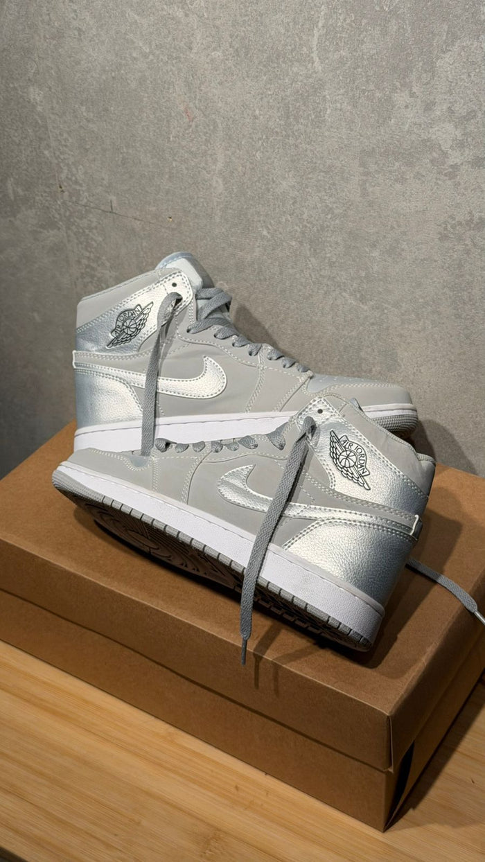 RETRO 1 GRIS BLANCO PROMO MASTER