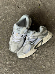 NIKE RNR BLANCO BEIGE GRIS