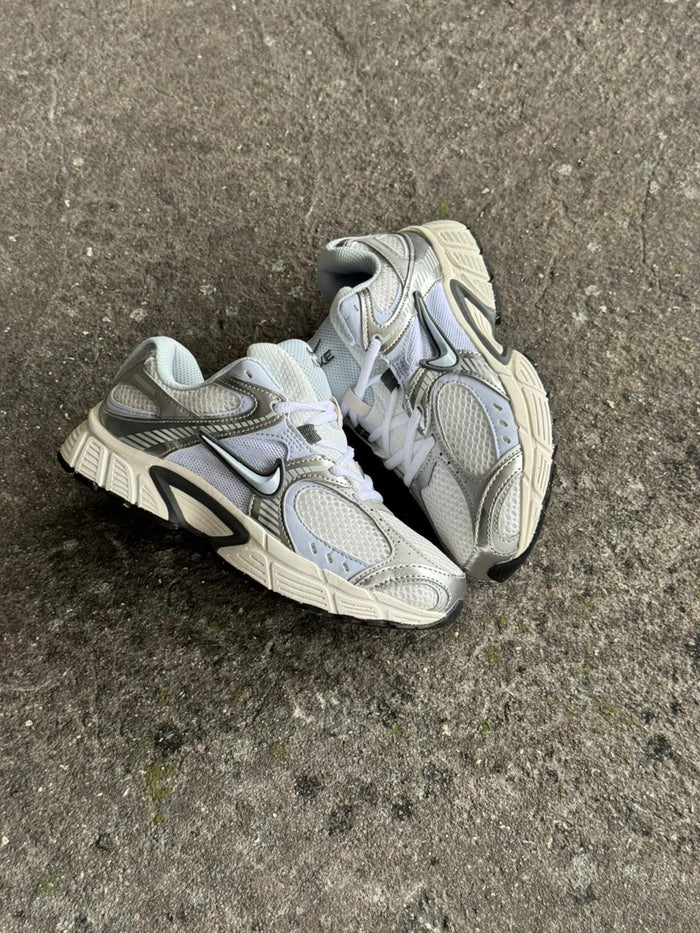 NIKE RNR BLANCO BEIGE GRIS