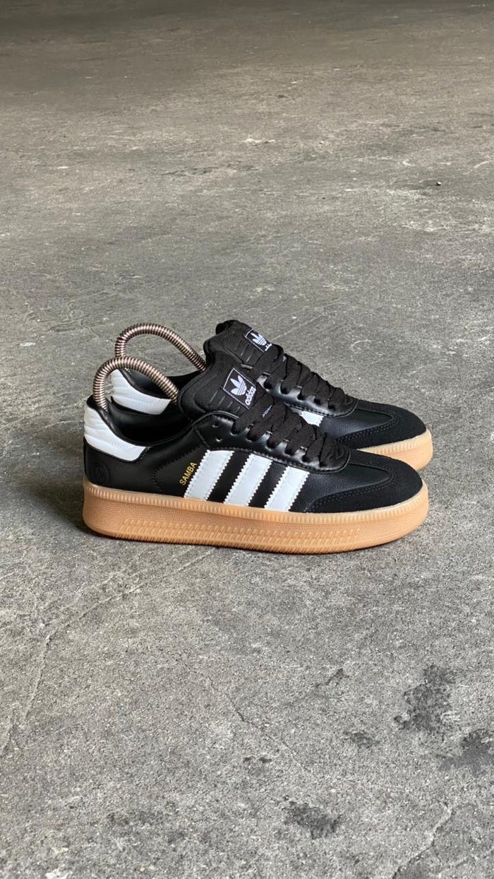 SAMBA PLATAFOMA NEGRO BLANCO