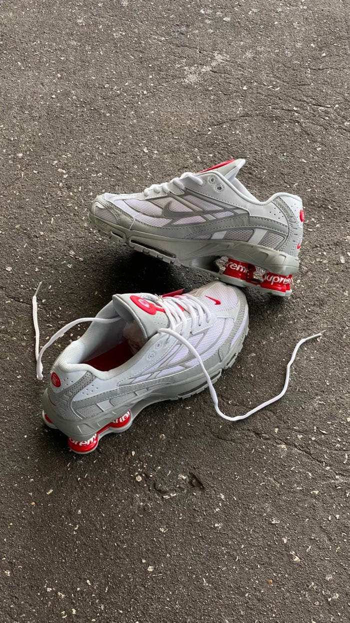 NIKE SHOX SUPREME BLANCO GRIS