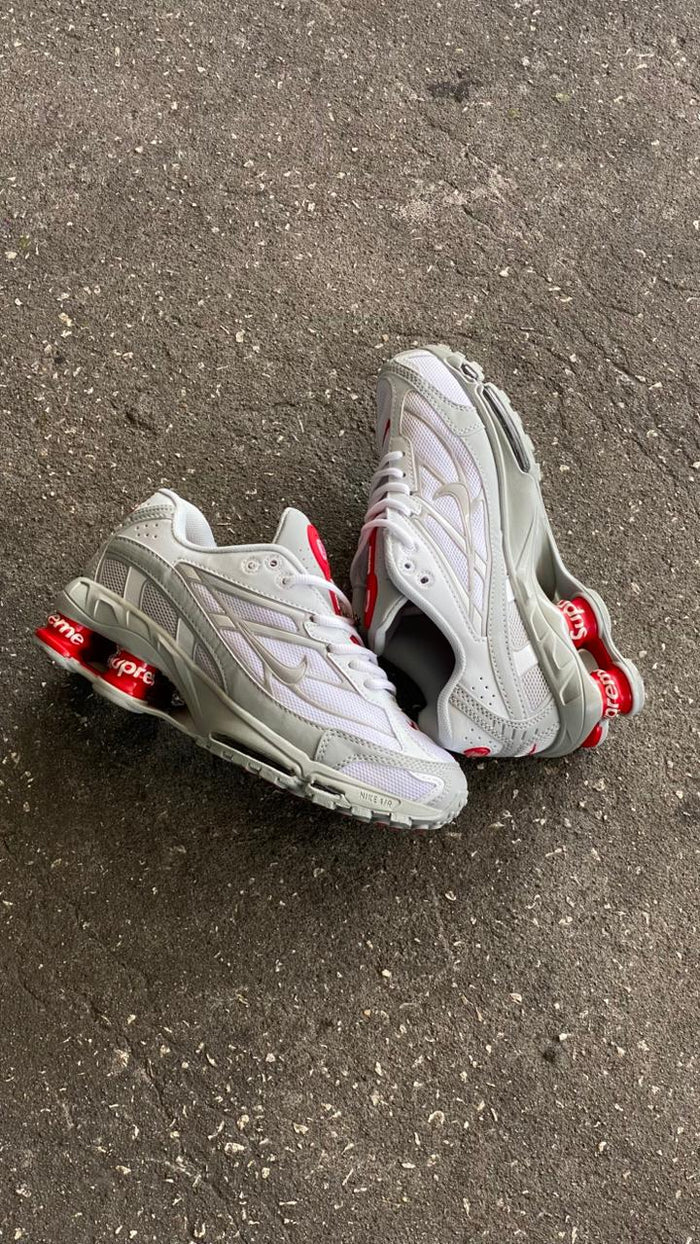 NIKE SHOX SUPREME BLANCO GRIS