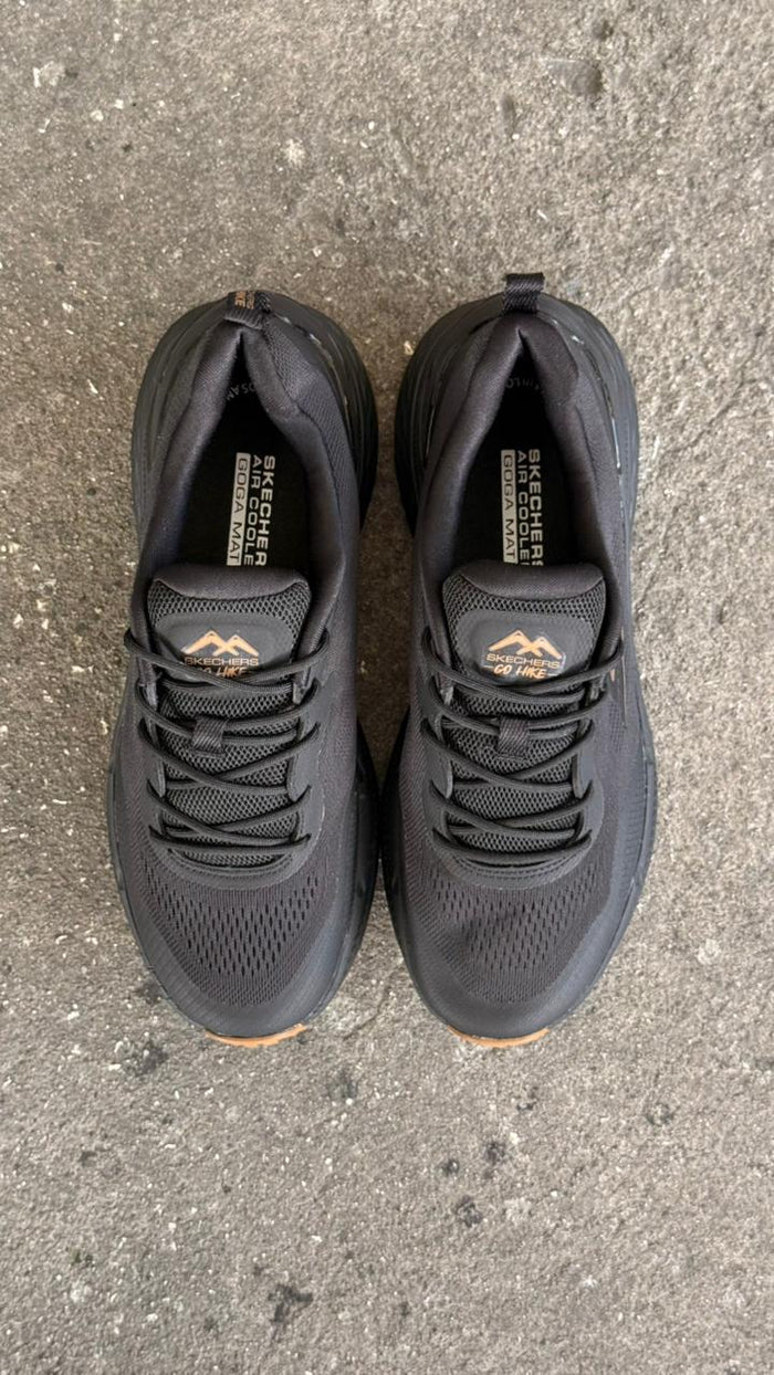 SKETCHERS GYEAR NEGRO CAFE