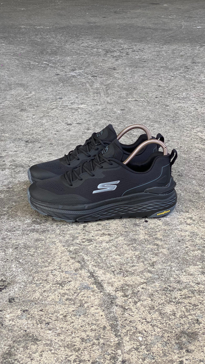 SKETCHERS GYEAR NEGRO