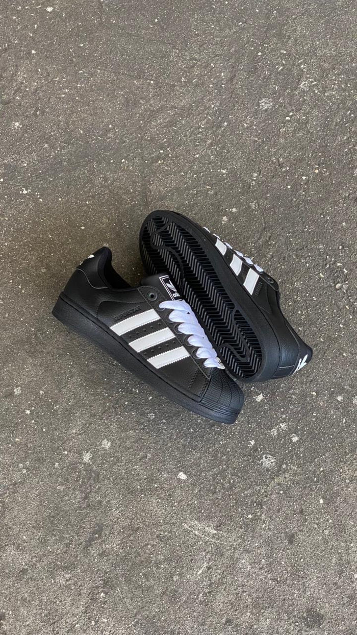 ADIDAS SUPER STAR NEGRO CORDON BLANCO