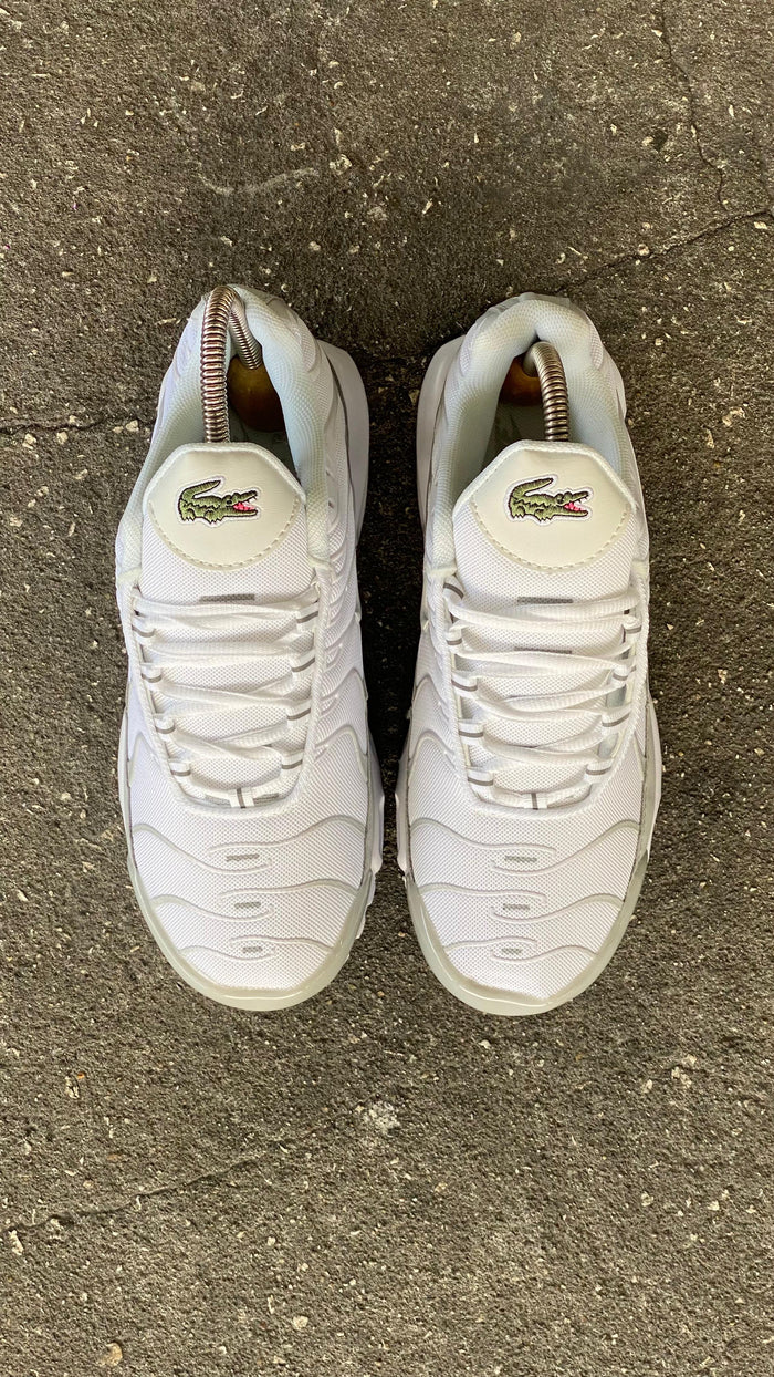 NIKE TN LACOSTE BLANCO GRIS