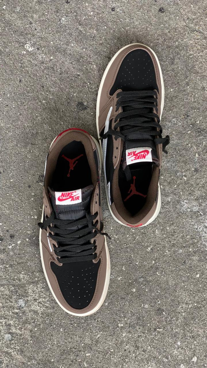 NIKE TRAVIS SCOTT BLANCA CAFE