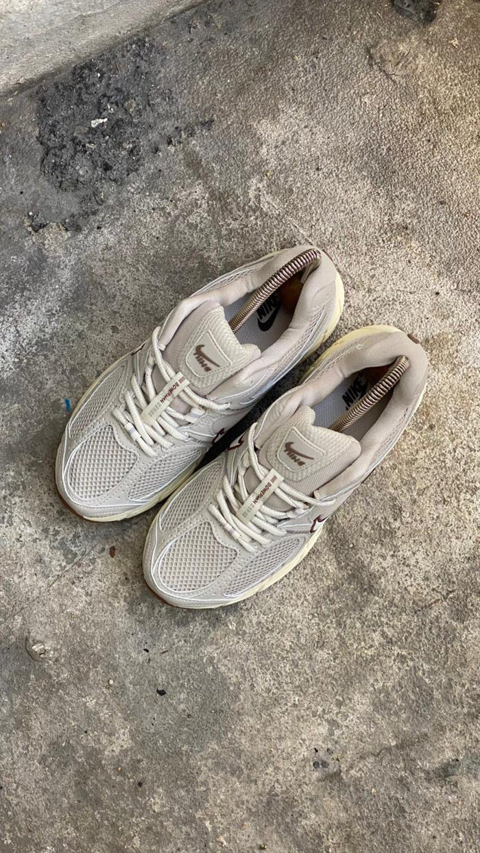 NIKE V5K BEIGE