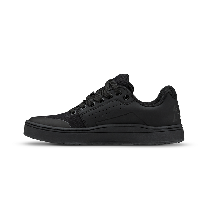 Youth Livewire Flat Shoe